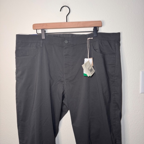 Faherty Movement Five Pocket Pants Men's Size 42 Graphite Grey Performance NWT - Picture 2 of 8